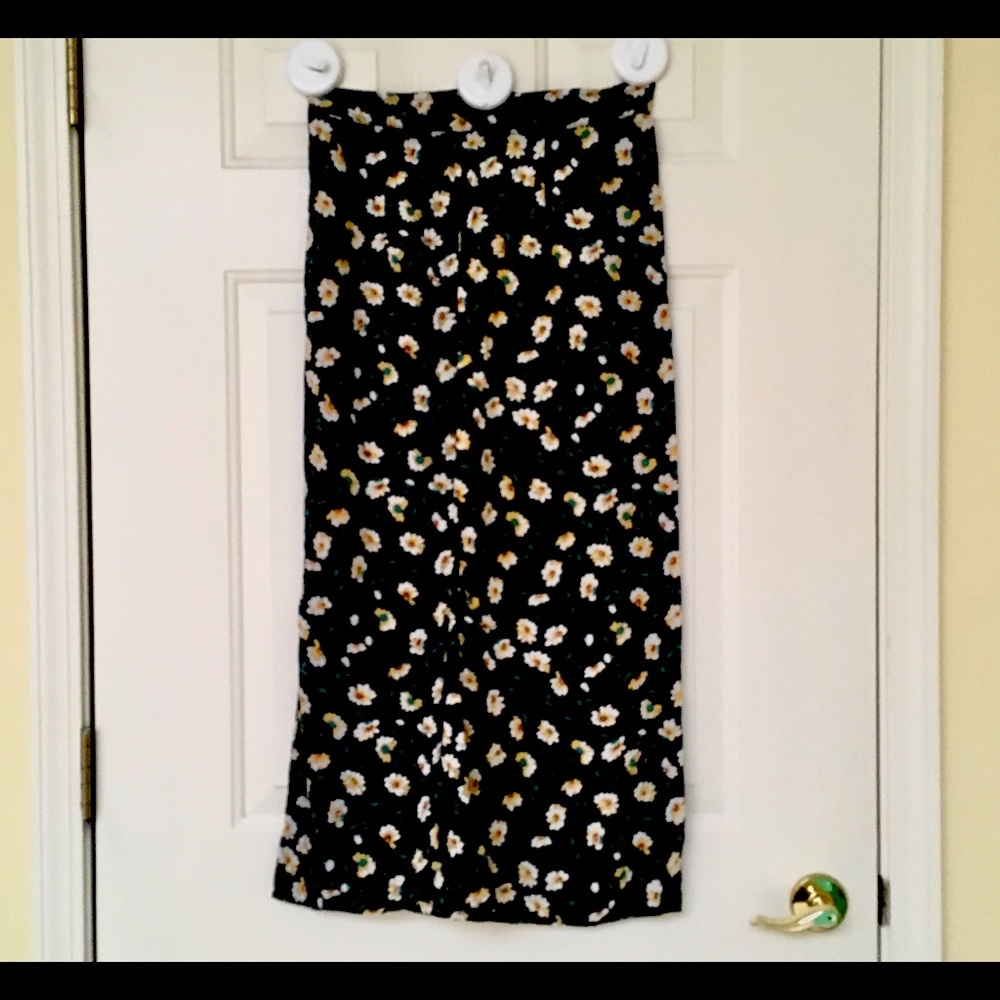 Vintage Black Daisy Maxi Skirt